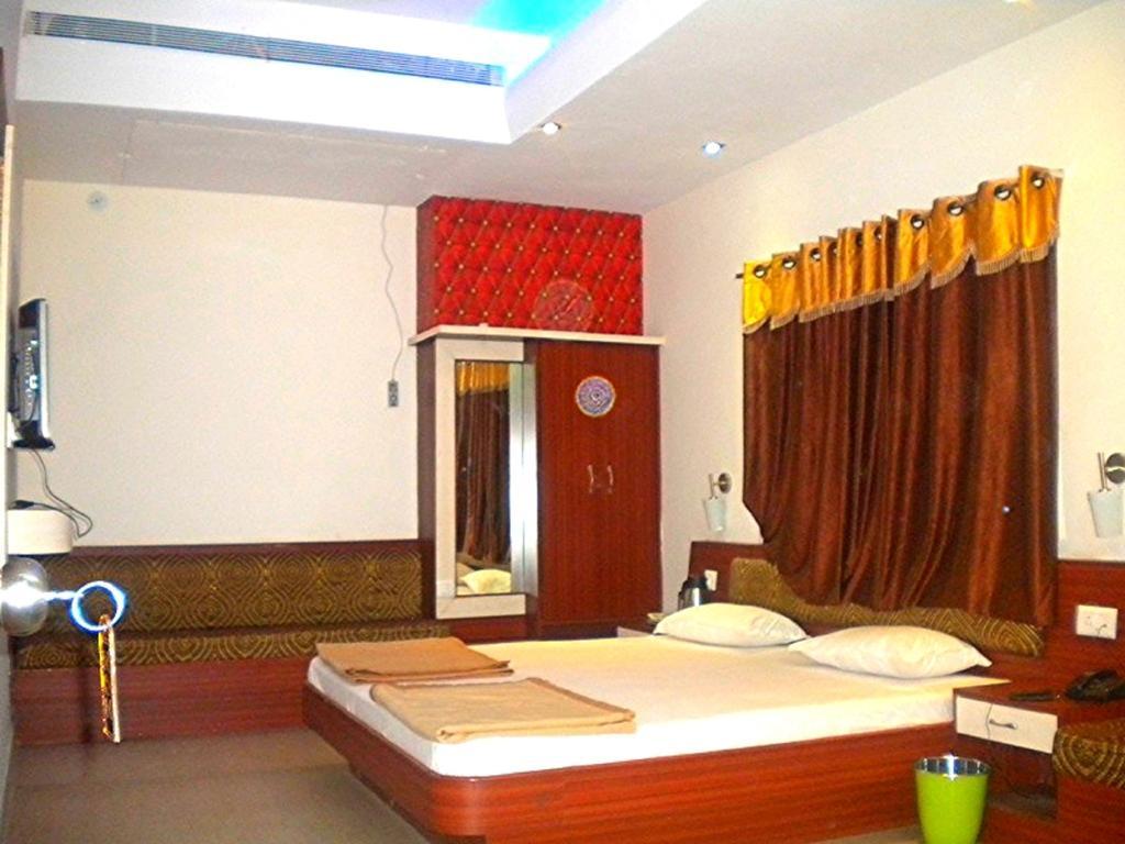 Hotel Sagar Castle Ratlām Kamer foto