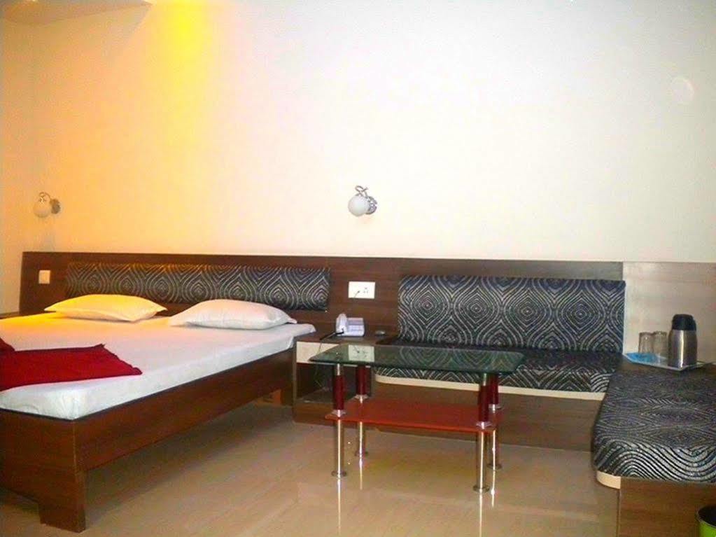 Hotel Sagar Castle Ratlām Buitenkant foto